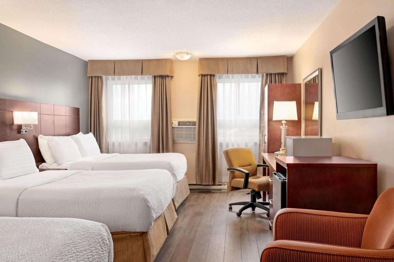 Days Inn By Wyndham Fredericton Exterior photo