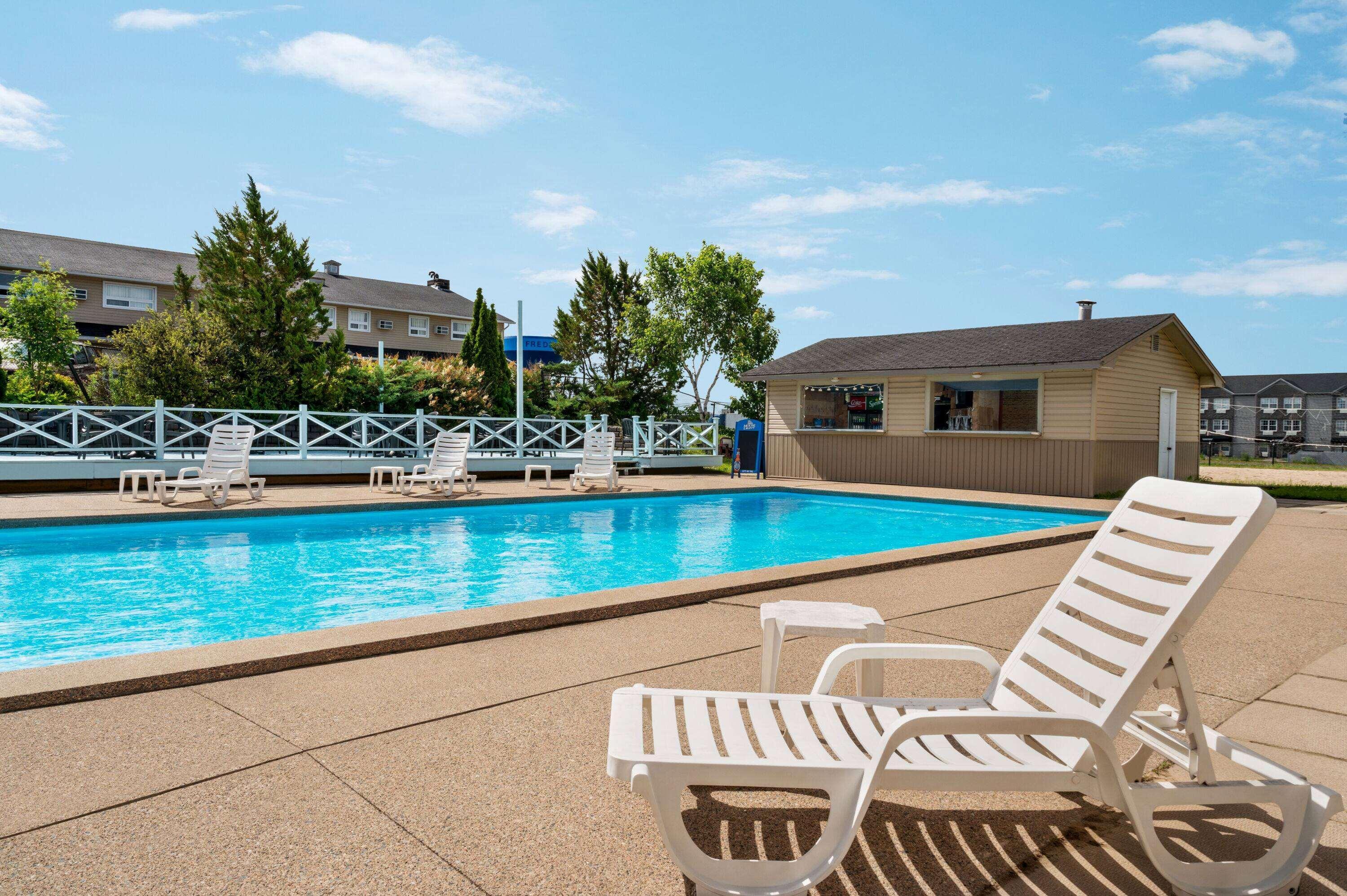 Days Inn By Wyndham Fredericton Exterior photo