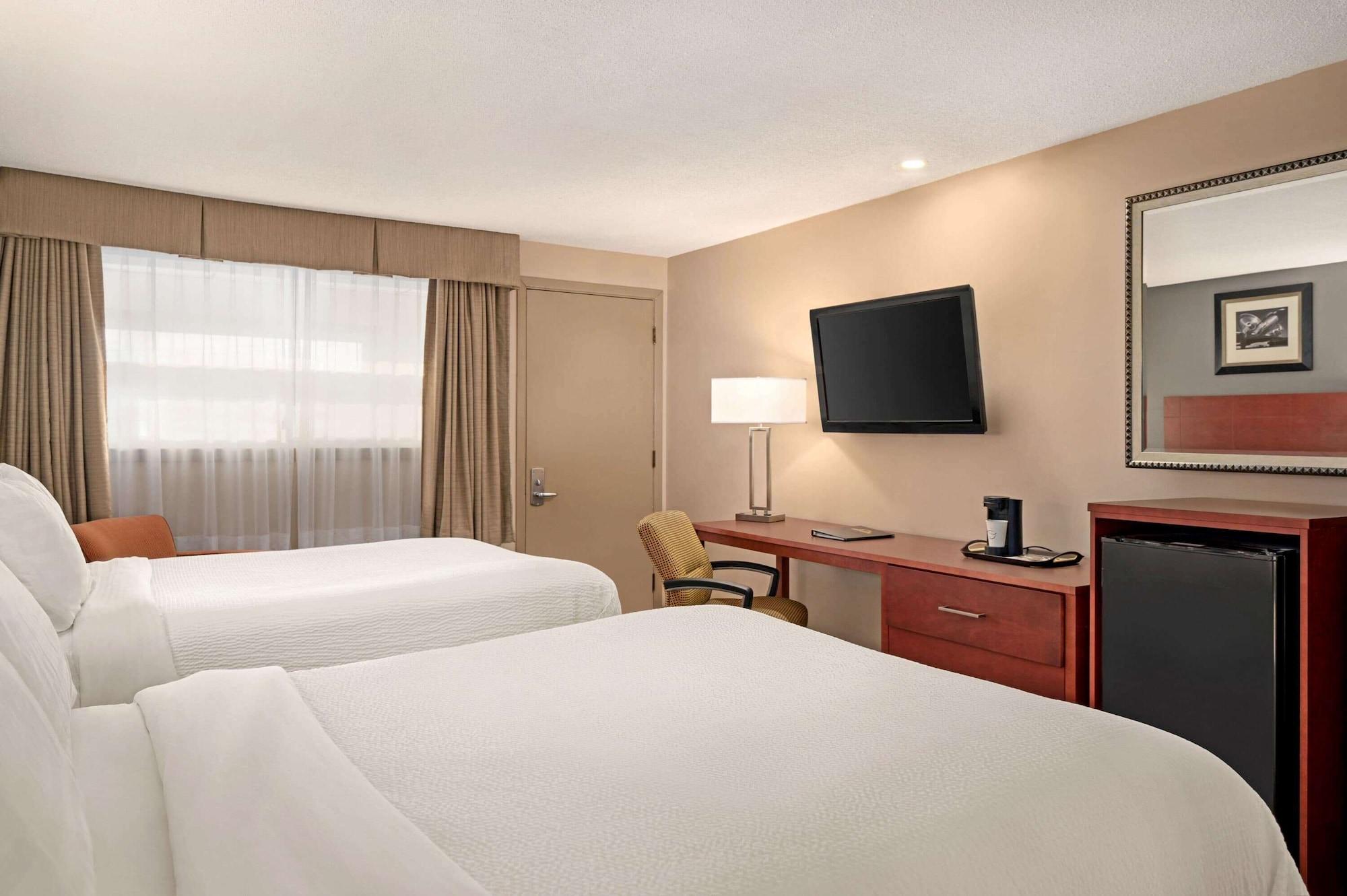 Days Inn By Wyndham Fredericton Exterior photo